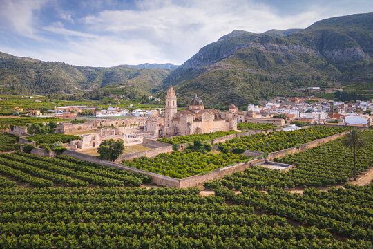 Monastery in the center of Simat de la Valldigna