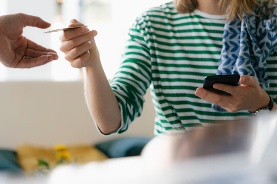 Mobile payment in a cafe