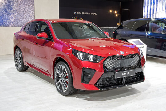 BMW iX2 eDrive20 (U10) compact SUV-coupe car