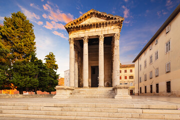 Obraz premium The ancient Temple of Augustus, Pula, Croatia.