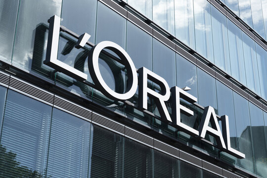 L&rsquo;Or&eacute;al company logo displayed on modern office building facade