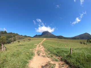 road in the mountains © Leonardo Araújo