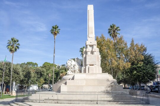 martina franca, italien - denkmal zur erinnerung an die gefallenen soldaten.