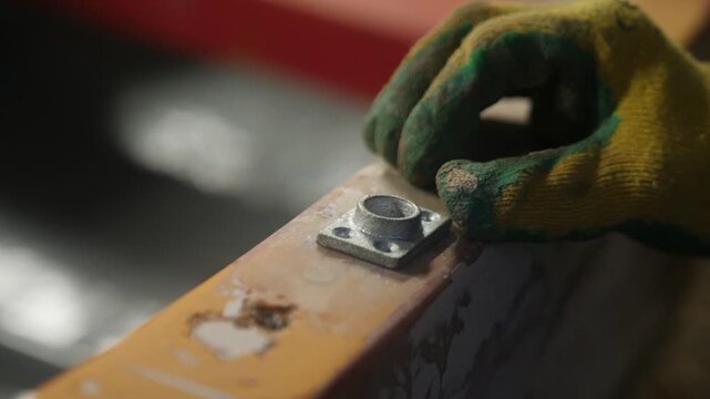 Positioning rowlock oarlock socket on fiberglass gunwale