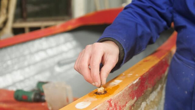 Positioning rowlock socket on fiberglass boat gunwale