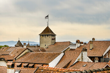 Murten, Altstadt, Altstadthäuser, Dächer, Turm, Schloss, Ringmauer, Rundgang, Pulverturm, Rathaus, Stadtrundgang, Murtensee, Sommer, Fribourg, Schweiz © bill_17