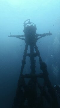 Vertical Video: Cinematic View of the USCG Duane Shipwreck in Key Largo, Florida Keys