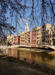View of Girona (Girona, Spain), January 15, 2026. The Onyar River flows through Girona (Gerona in Spanish). The colorful houses are one of the most typical images of the city.