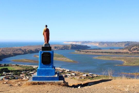 Saint Peter protecting the mouth of the Rapel River from the heights