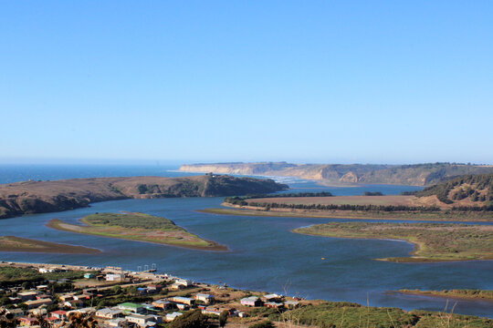 Houses near the mouth of the Rapel River