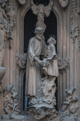 Obraz premium Detalle gótico de la Sagrada Familia, una iglesia en Barcelona creada por Gaudi