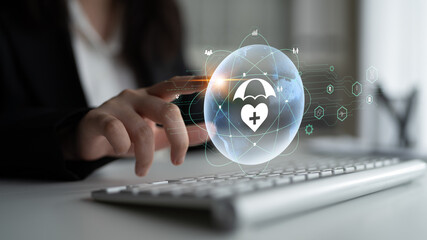 Global healthcare and medical insurance solutions for family protection. Digital technology provides access to health services and insurance worldwide. Motif © InfiniteFlow