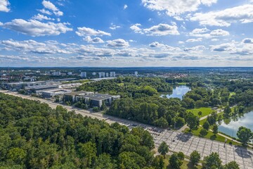 Die fränkische Metrolpole Nürnberg von oben - Messegelände, Dutzendteich, Volkspark, Zeppelinfeld © ARochau