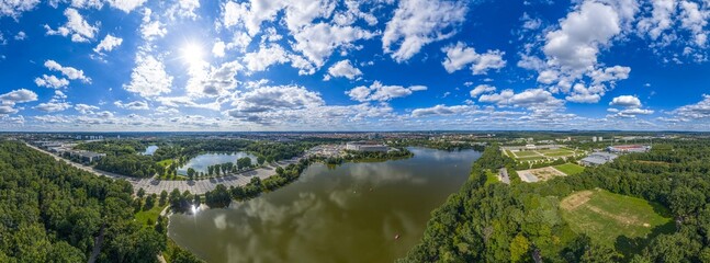 Die fränkische Metrolpole Nürnberg von oben - Messegelände, Dutzendteich, Volkspark, Zeppelinfeld, Frankenstadion © ARochau