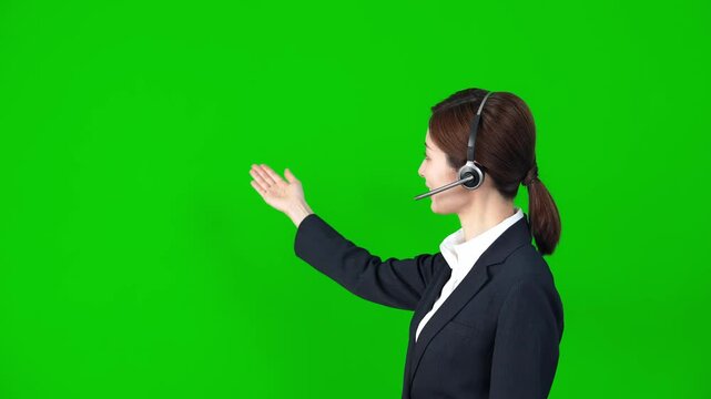 オペレーター、コールセンター、女性、ヘッドセット、ビジネスウーマン、案内、セミナー、サポート、通販、受付、日本人、ヘッドホン、店員、スタッフ、ホテリエ、アドバイザー、CA、キャビンアテンダント、説明、告知、紹介、誘導、提案、ガイド、お知らせ、報告、レクチャー、レッスン、研修、宣伝、広告、おすすめ、勧める、解説、人材、仕事、働く、ビジネス、ビジネスパーソン、キャリアウーマン、美人、ミドルエイジ、コピ