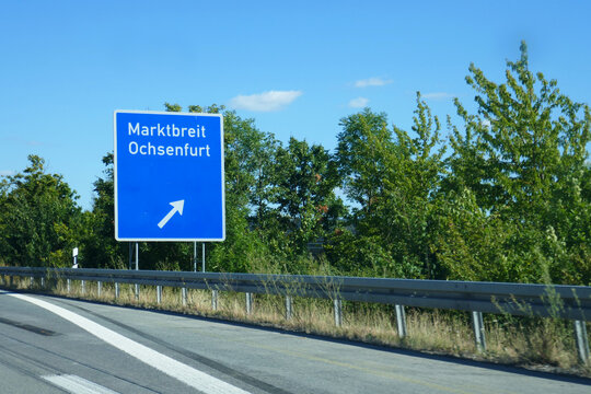 Autobahnschild Abfahrt Marktbreit Ochsenfurt