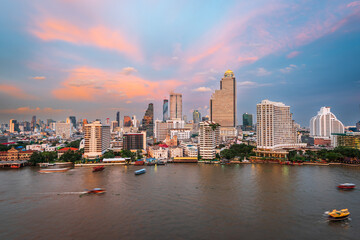 Fototapeta premium Bangkok, Thailand cityscape over the Chaophraya River