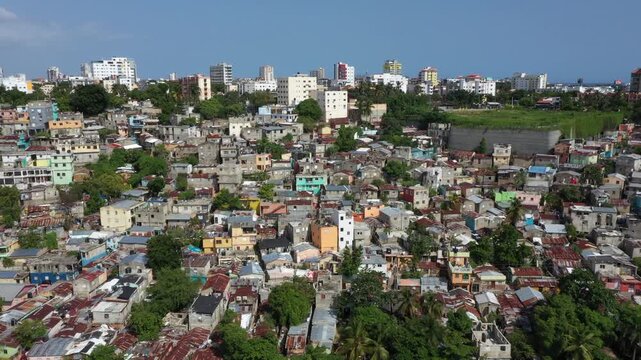 Barrio pobre alrededor del Río Ozama