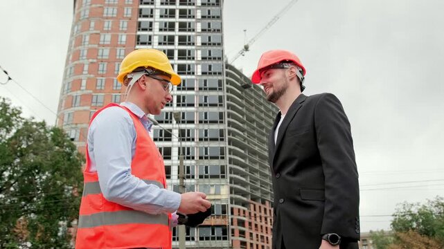 General contractor paying money to subcontractor for building site work
