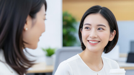 オフィスの女性　会社・企業で働く女性