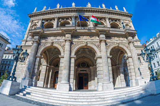 Front view of the The Hungarian State Opera House, a Neo-Renaissance building located in central Budapest. Designed by Mikl&oacute;s Ybl, built 1875 - 1884, Budapest, Hungary