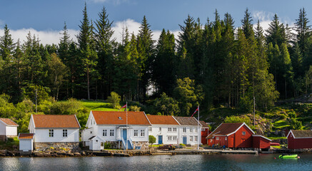 traditionelle H&auml;user, Svennvikbukta, Spangereid, Vest Agder, Norwegen