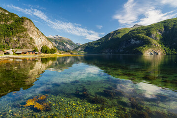Norddalsfjorden bei Sylte, Eidsdal, More og Romsdal, Norwegen © Rainer Mirau