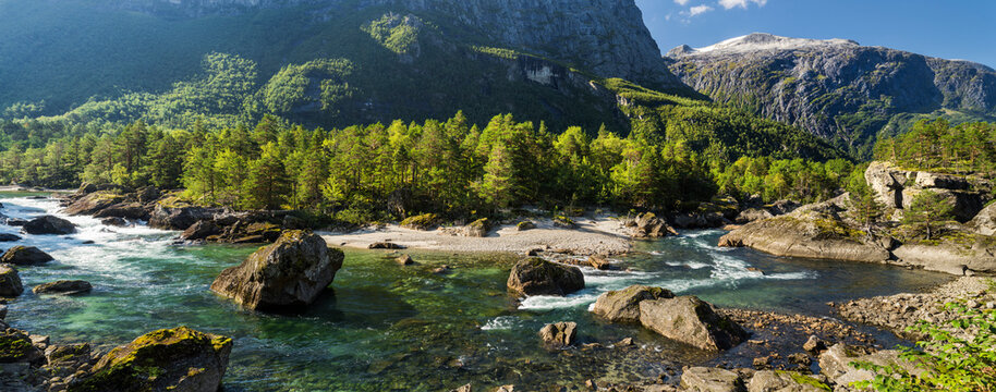 Fluss Rauma, Romsdalen, More og Romsdal, Norwegen