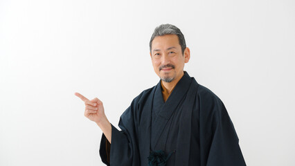 着物を着た男性