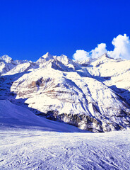 厳冬期のツェルマットリゾートの絶景