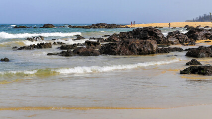Littoral rocheux au Sénégal © PPJ