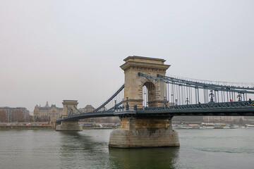 Obraz premium Széchenyi Chain Bridge, connecting Buda and Pest, oldest bridge in Budapest, Hungary 