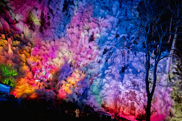 あしがくぼの氷柱のライトアップ