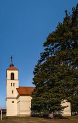 Obraz premium Denkmalgeschützte Dorfkirche Berkenbrück, Ansicht von Süden