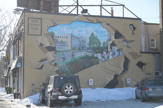 mural in Mount Pleasant Village, Toronto (trompe l&rsquo;oeil work by Marg Cresswell at Davisville Park Animal Hospital, 518 Mt Pleasant Rd)