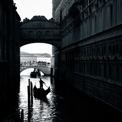 silhouette of a gondolier on the gondola  © Agata Kadar