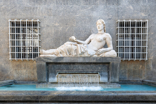 Fontana della Dora Riparia sculpture - Turin, Italy