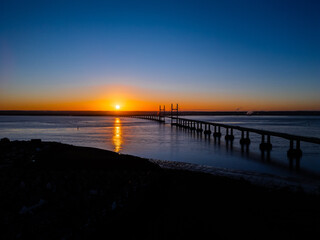 Obraz premium Sunrise over Severn Bridge