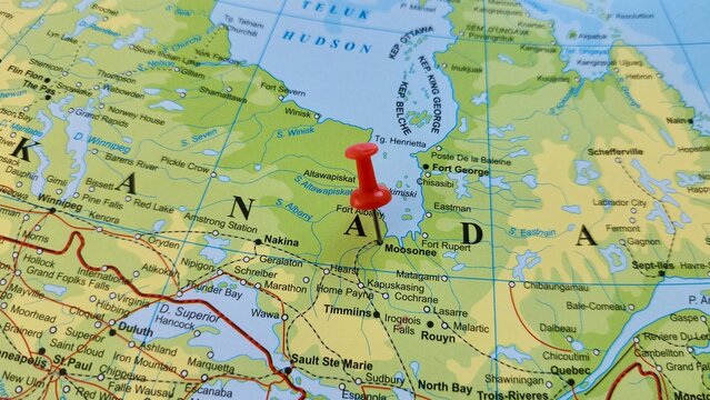 View of Moosonee, is a town in Northeastern Ontario, Canada, on a geographical map of America, marked with red push pin