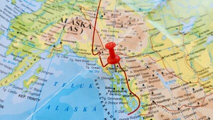 Naklejka premium View of Juneau County, County in Wisconsin, United States, on a geographical map of America, marked with red pushpin