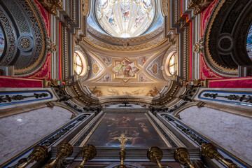 Fototapeta premium Ceiling and dome of Saint Dominic Church - Valletta, Malta