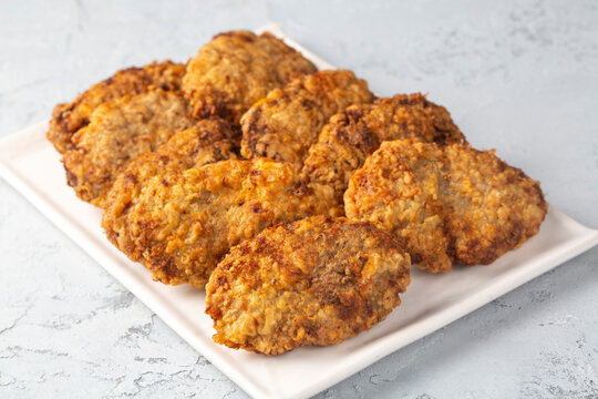 Turkish style meatballs ( Turkish name; Kadin Budu K&ouml;fte )