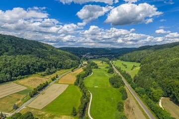 Ausblick auf die Hersbrucker Schweiz im idyllischen Tal der Pegnitz in Mittelfranken