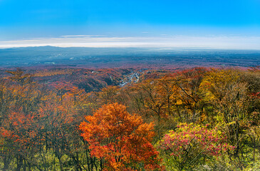 栃木県那須郡那須町 那須高原展望台から見る秋の紅葉に染まる那須高原の風景