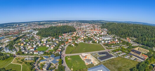 Obraz premium Schwandorf in der Oberpfalz von oben, Blick auf die östlichen Bezirke der Stadt an der Naab