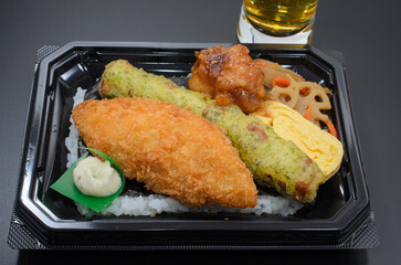 定番の海苔弁当