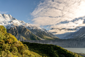 Fototapeta premium Views of Mt Sefton and the alpine Mueller lake from the Sealy Tarns track