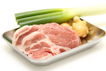豚肉と香味野菜