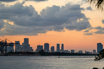 Fototapeta premium Evening skyline and clouds over water