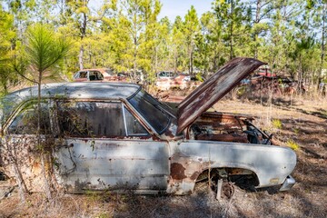 Fototapeta premium rusty old vintage car